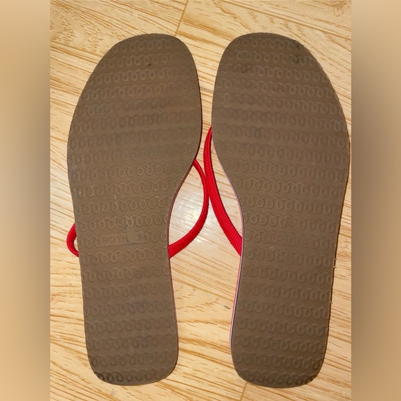 Rothy’s red flip flops size 9 - Picture 2 of 3